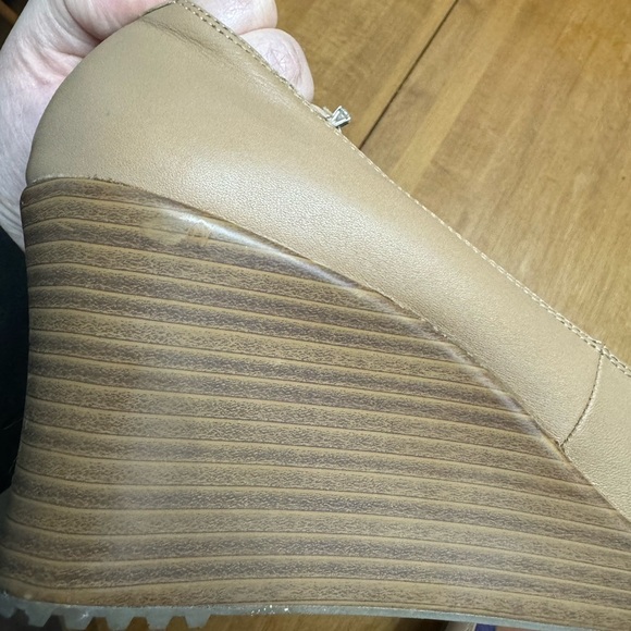 Crocs patent leather wedge heels nude - Picture 5 of 8